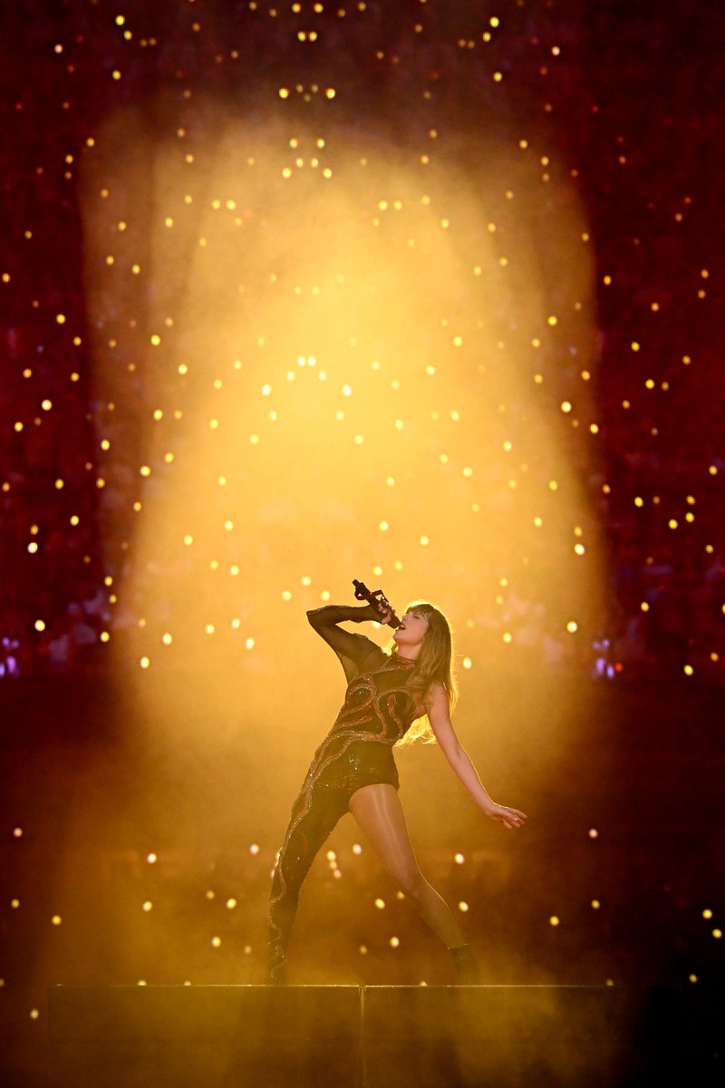 JumpTrailers's tweet photo. Taylor Swift in 4K https://t.co/NJKbVqG0Co