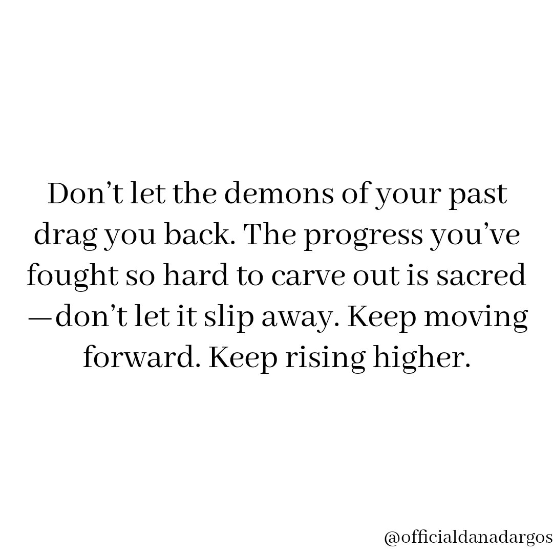 dana_dargos's tweet image. Have you ever felt like the weight of your past is trying to hold you back? How do you remind yourself to keep moving forward?
.
.
#MotivationMonday #HealingJourney #OvercomingObstacles #RiseAboveIt #StayStrong #GrowthJourney #DailyInspiration #MentalHealthSupport