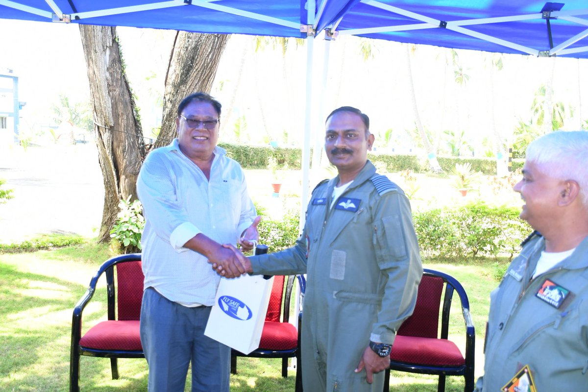 AN_Command's tweet photo. #AFSCarnic celebrated the 9th Armed Forces Veterans' Day with a Veterans' Meet, reaffirming commitment and solidarity toward our bravehearts. A tribute to their selfless service and sacrifices for the Nation. #ANC #AirForceComponent https://t.co/mXFIWcS3Yp