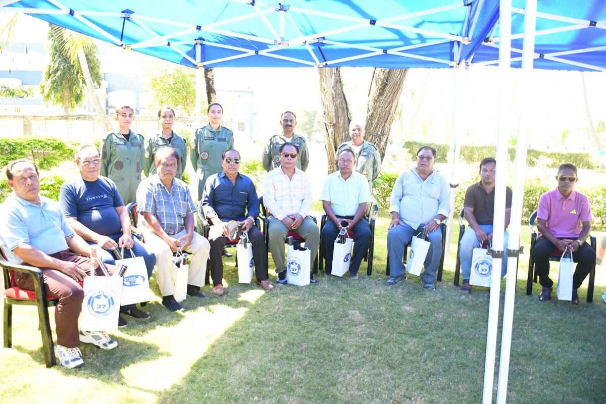 AN_Command's tweet photo. #AFSCarnic celebrated the 9th Armed Forces Veterans' Day with a Veterans' Meet, reaffirming commitment and solidarity toward our bravehearts. A tribute to their selfless service and sacrifices for the Nation. #ANC #AirForceComponent https://t.co/mXFIWcS3Yp