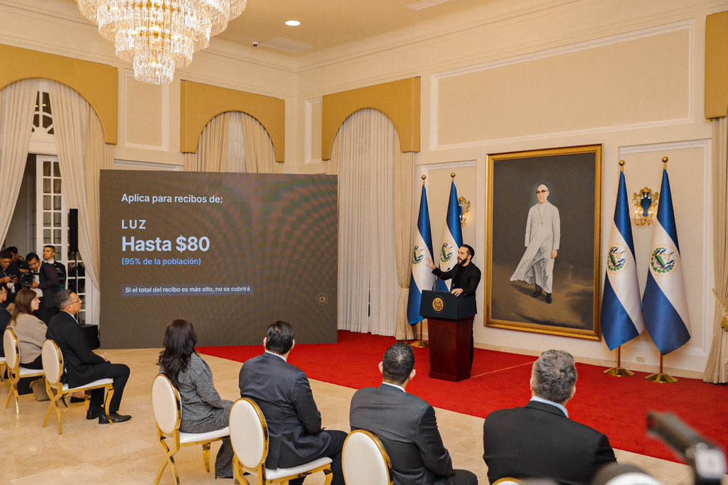 “En el caso del agua si su recibo es de $30 el Gobierno le va a pagar el 100%, pero si su recibo es de $31 ya no aplicará”, Presidente <a href="/nayibbukele/">Nayib Bukele</a>.