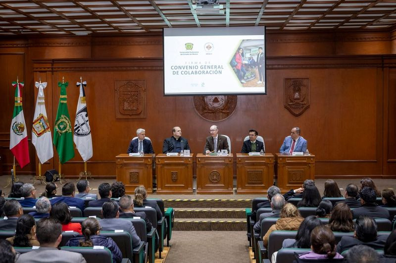 JesKatAF's tweet photo. La UAEMéx y la Universidad Anáhuac México firmaron un Convenio General de Colaboración que generará cambios e iniciativas a favor de la educación y la investigación.
#JesKat #SomosUAEMéx https://t.co/loAuz9nivy
