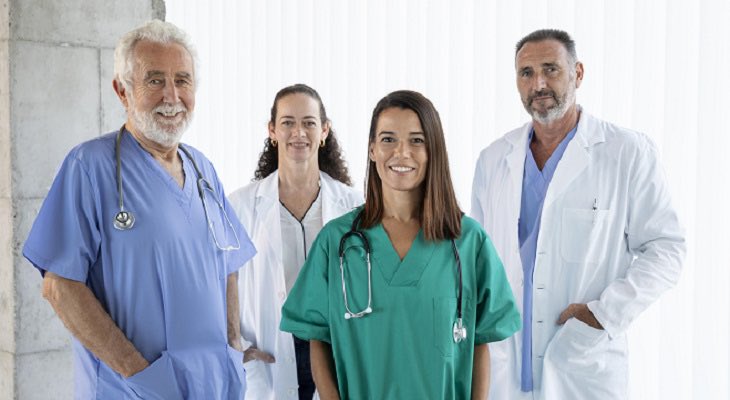 “Médicos”

Porque el título de los médicos argentinos pasará a tener validez en todo el mundo.