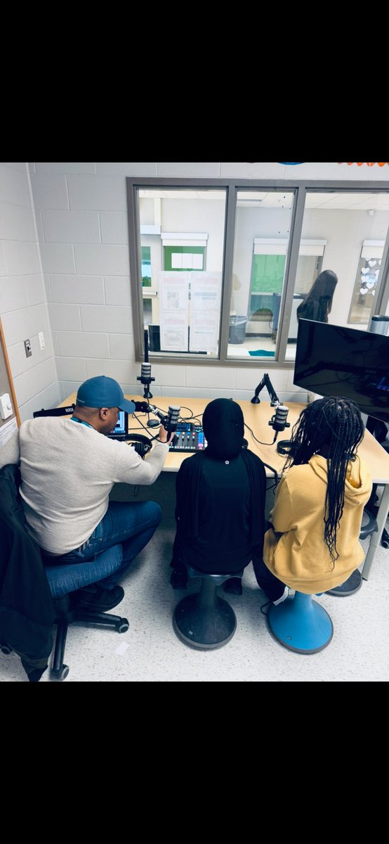 🎙️Excited to share that <a href="/1in5kidz/">1in5kidz</a> &amp; I set up a Podcast studio at <a href="/FairlawnPSPDSB/">Fairlawn PS</a>. This space will empower students to share their stories, ideas &amp; experiences, giving them a platform to be heard &amp; celebrated! We also trained two talented Future Podcasters! <a href="/peel21st/">Empowering Modern Learners @ PDSB</a> <a href="/B_ernadette/">Bernadette Smith</a>