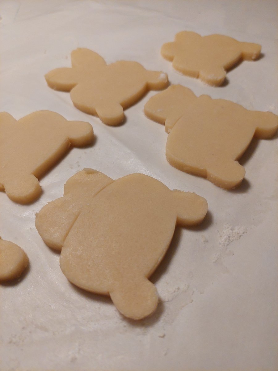 thatskygame's tweet image. We couldn&apos;t love these cookies more if we tried! They are... perfect 🥹✨

Thank you Iridaze for sharing your sweet talent with us! Watch the whole process in @Iridazed&apos;s live stream. 

🔗 bit.ly/CookieDecorati…

#SkyCreatorTroupe