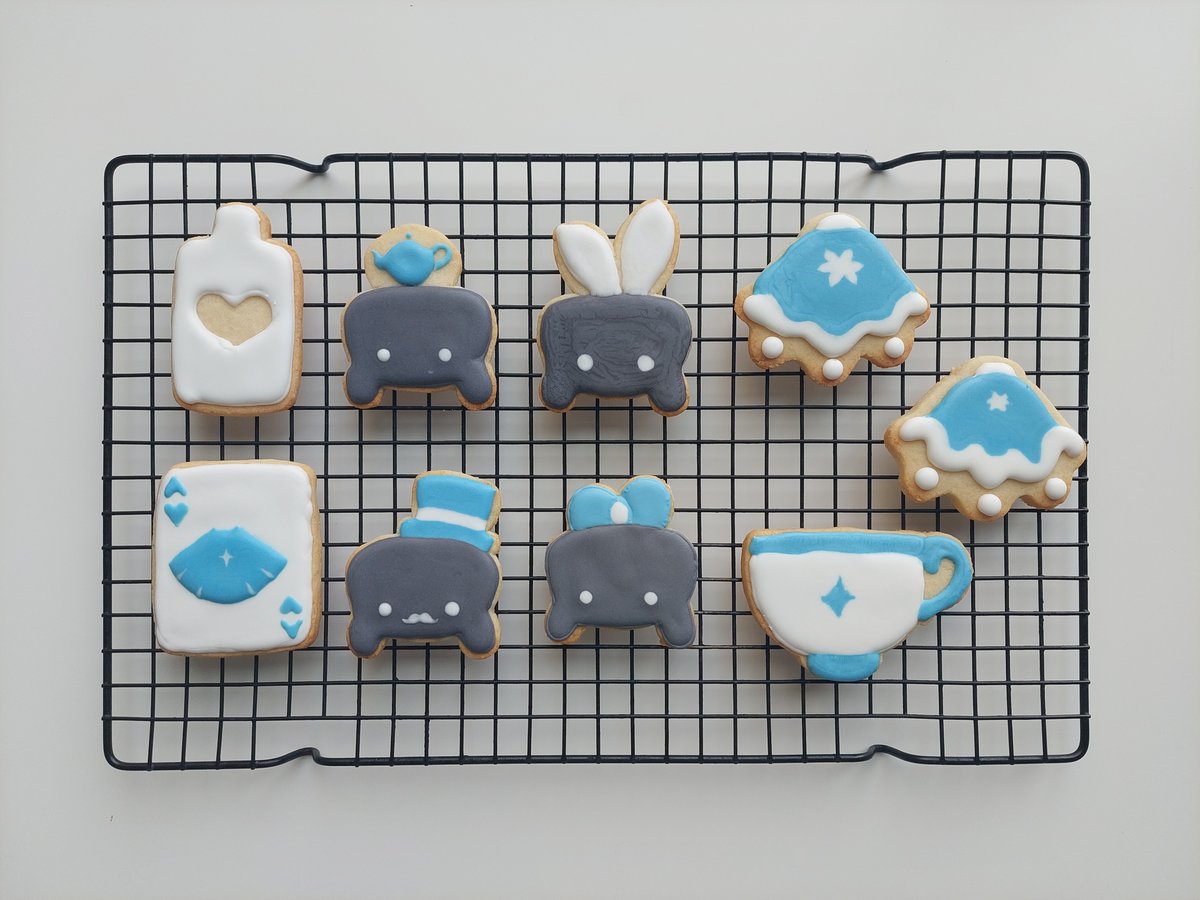 thatskygame's tweet image. We couldn&apos;t love these cookies more if we tried! They are... perfect 🥹✨

Thank you Iridaze for sharing your sweet talent with us! Watch the whole process in @Iridazed&apos;s live stream. 

🔗 bit.ly/CookieDecorati…

#SkyCreatorTroupe