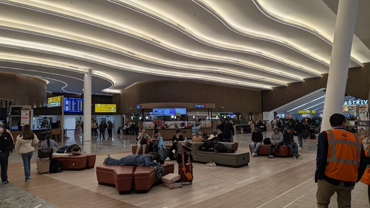 MathiasAlthoff's tweet photo. Two days of meetings in #Guadalajara done. Ended with a visit to airport operator GAPs largest asset, the Guadalajara airport. Newly renovated and expanded with more to come. Looks (and works) great! https://t.co/YuIGzTpjhW
