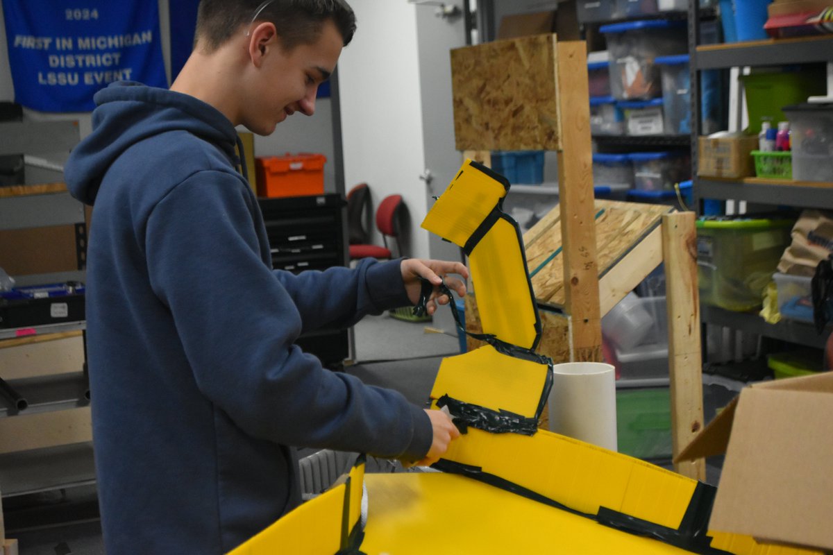 Team4967's tweet photo. We are diving into week two with excitement! Designs will start becoming reality real soon. We are keeping very busy here at That STEAM Space!
#reefscape #robotics #firstinpires https://t.co/l6BCS7jD6r
