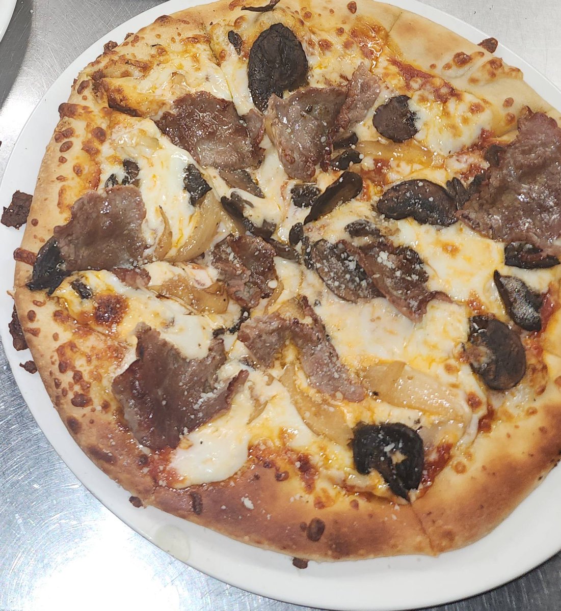 visitsalemohio's tweet image. Half Price Pizzas &amp;amp; Half Price Bottles of Wine! Tuesdays at Ezio's Italian Restaurant &amp;amp; Catering in downtown #SalemOhio! See you there!

#exploresalemohio #localentertainment #littlebigcity