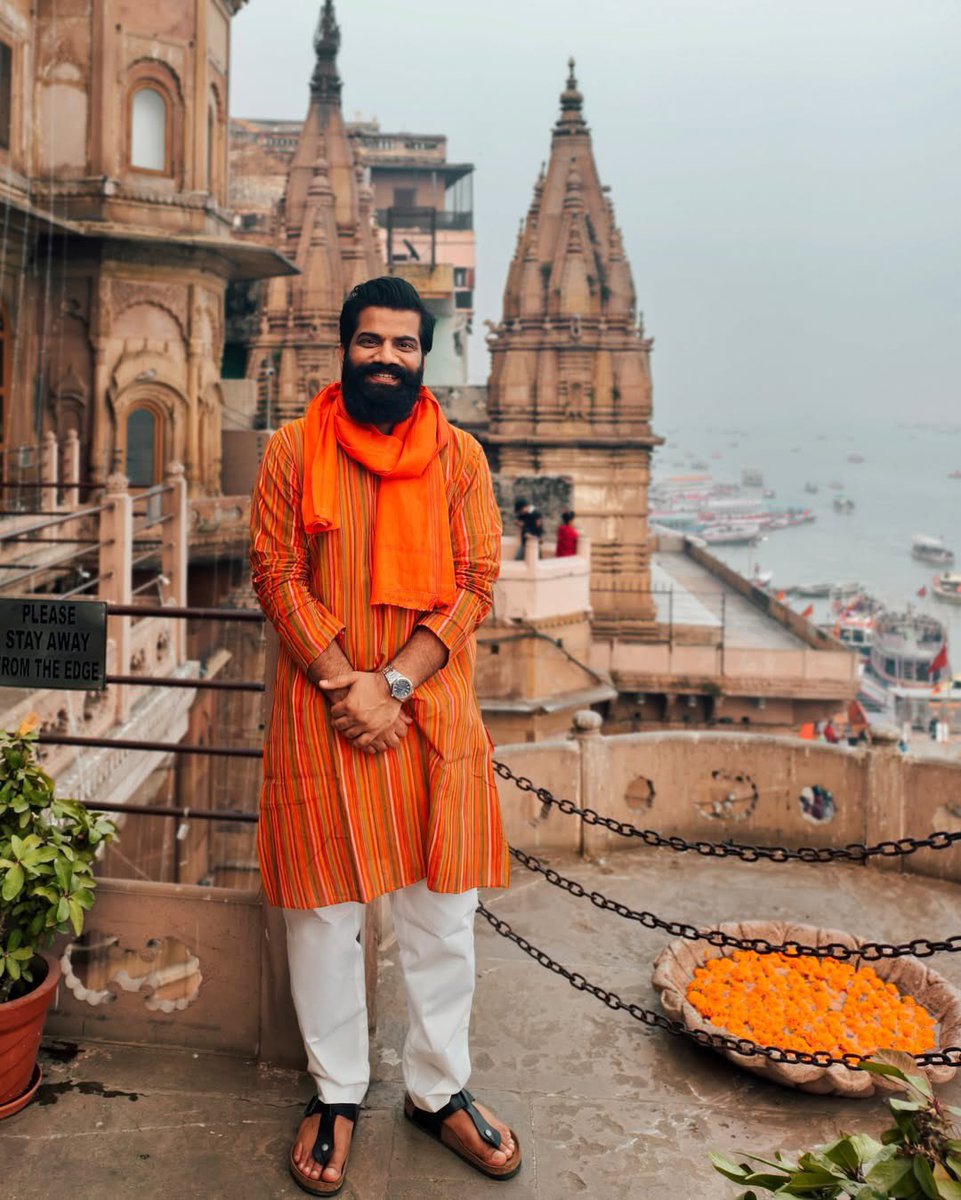 ds62621's tweet photo. I always see this man with india 
Ek hi dil h #guruji kitni baar jitoge @TechnicalGuruji #MahaKumbh2025 https://t.co/Fqfr3VUO0N