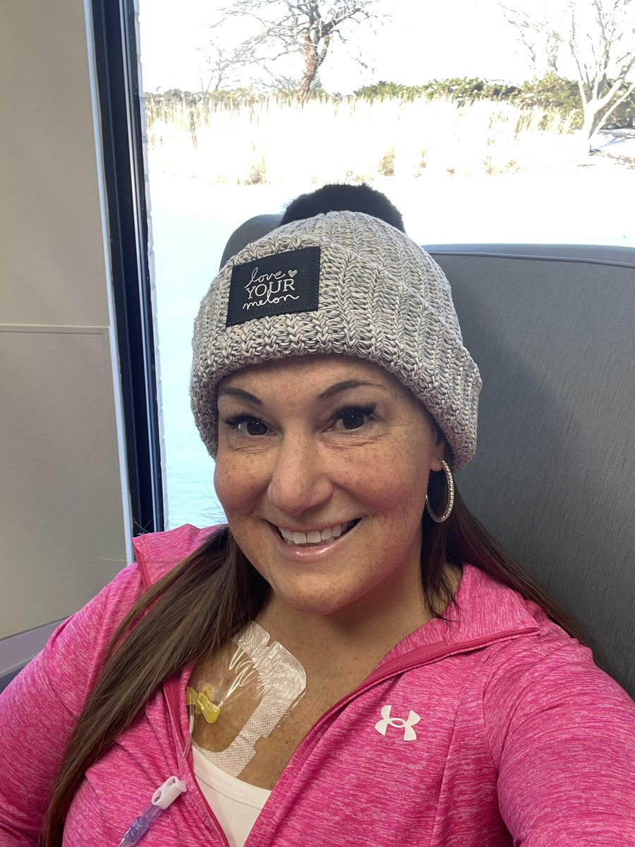 KatieLyman4's tweet image. Treatment with a wintery view today. ☃️❄️☃️ #PositivePrincipal #SouthSideStrong #MetastaticBreastCancer #CantStopWontStop  #NorthwesternOrland