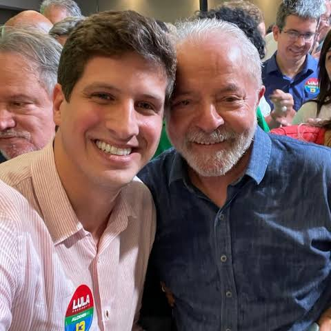 poptime's tweet photo. 🚨🇧🇷 OFICIAL: Ex-assessora das redes sociais de João Campos, prefeito de Recife reeleito em 2024 com 78,11% dos votos, assumirá a gestão das redes sociais do Governo Lula. (CNN) https://t.co/7VdBP6P1wM