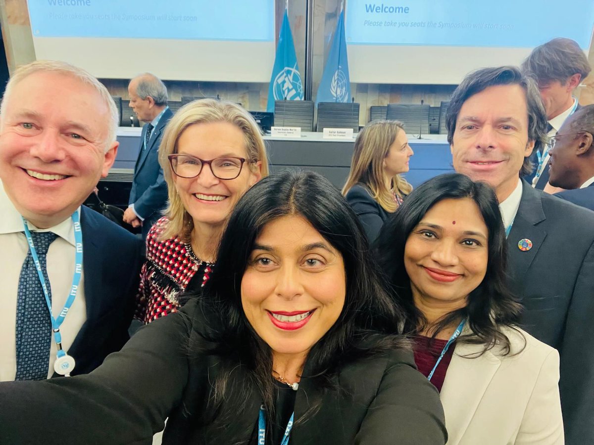 reghorizon's tweet image. Honored to join the #Climate Symposium by IEEE, ITU &amp;amp; WIPO in Geneva! 🌍

Discussed:
💬 Involving tech experts in policy
🌍 Tech’s power for climate resilience
💼 Business case for green deal
📶 Tackling the digital divide

Excited for future collaborations! 🌱

#TechForClimate