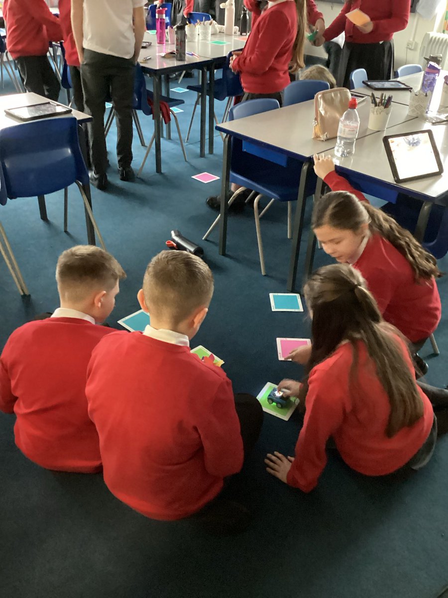 StAnnesKnowsley's tweet photo. Year Six excelled this morning completing STEAM challenges whilst learning about algorithms with @mralanellis #SacpskComputing @Knowsleyclcs https://t.co/eLwj0eJzxJ