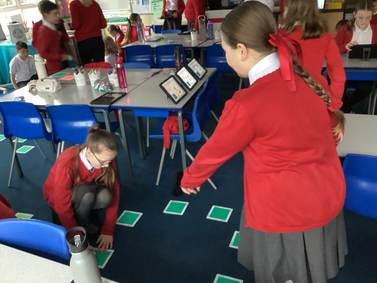 StAnnesKnowsley's tweet photo. Year Six excelled this morning completing STEAM challenges whilst learning about algorithms with @mralanellis #SacpskComputing @Knowsleyclcs https://t.co/eLwj0eJzxJ