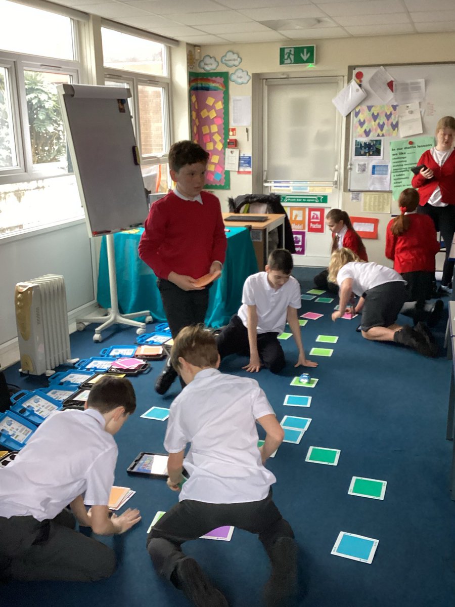 StAnnesKnowsley's tweet photo. Year Six excelled this morning completing STEAM challenges whilst learning about algorithms with @mralanellis #SacpskComputing @Knowsleyclcs https://t.co/eLwj0eJzxJ