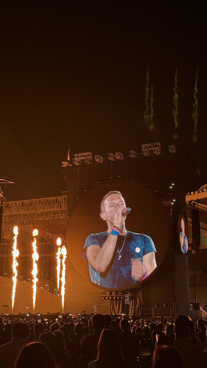 Azad_Yari's tweet photo. Coldplay ✨ - Abu Dhabi 🇦🇪 https://t.co/K5wIbho7L3