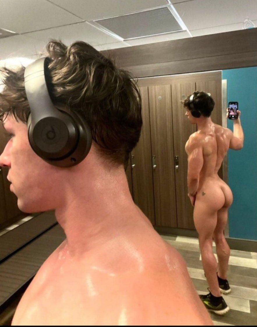 LookAndEnjoy74's tweet photo. Cheeky Selfie 😜🍑📸

#man #sexy #lad #men #LGBT #lads #abs #pecs #gay #straight #gaylife #twink #mancrush #hunks #grind #grindr #selfie #scally #cute #tiktok #hunky #hunk #reels #strong  #abs #selfie #realman #male #males #muscle #toned #fit #tuesdayvibes https://t.co/4UjPuXNyn6