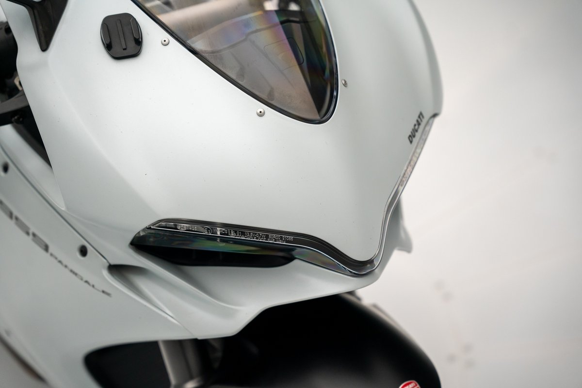 Looking for a Ducati Superbike under $10K AND up to date on maintenance? 🔥 This Ducati 959 Panigale is ready to impress. 

With its 955cc Superquadro engine—the predecessor to the Panigale V2—this bike delivers thrilling performance and timeless design.