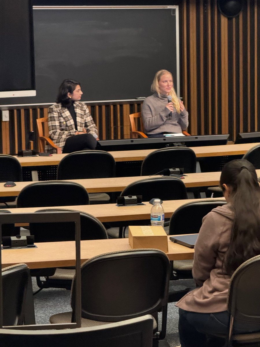 Sydney Carter was excited to present at her MPH alma mater, UTHealth Houston School of Public Health Alumni Panel! Then, she attended the Annual Registration meeting at Dress for Success, representing our WREDI Program. #community