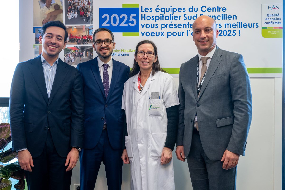 J’ai été heureux de présenter ce midi et comme chaque année depuis 2020 mes vœux au personnel hospitalier <a href="/CHSF91/">CHSF</a>. 4000 professionnels engagés au quotidien au service de la population. Des réussites importantes, des enjeux majeurs que nous relèverons avec <a href="/velpeau92/">Francois BERARD</a>, nouveau DG.