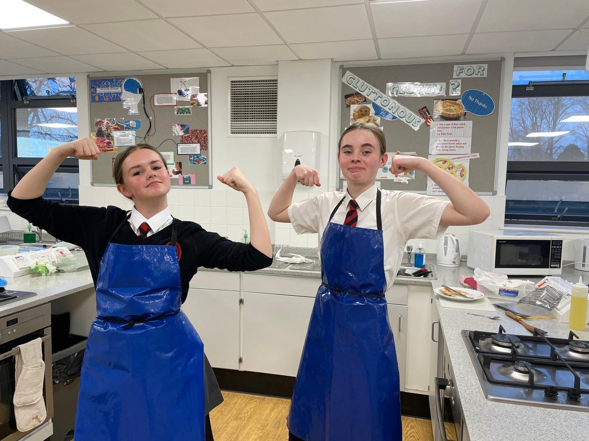 AGS_FT's tweet photo. Y8 have been learning about the importance of breakfast. Providing energy &amp; important nutrients,a healthy breakfast is known to aid concentration, prevent snacking,as well as playing a role in maintaining a healthy weight. Students enjoyed cooking (&amp; eating!) a breakfast recipe. https://t.co/AKLKjWQMrH