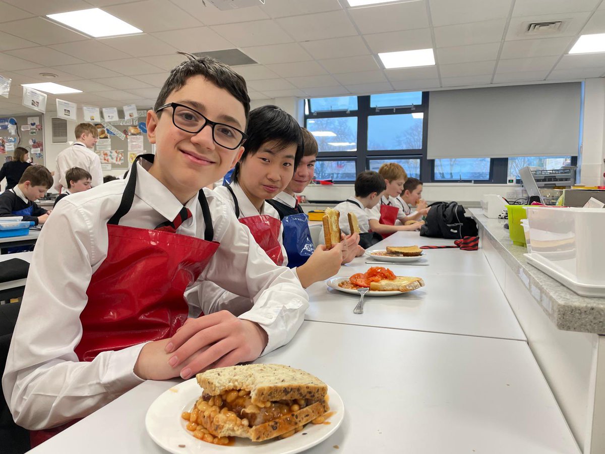 AGS_FT's tweet photo. Y8 have been learning about the importance of breakfast. Providing energy &amp; important nutrients,a healthy breakfast is known to aid concentration, prevent snacking,as well as playing a role in maintaining a healthy weight. Students enjoyed cooking (&amp; eating!) a breakfast recipe. https://t.co/AKLKjWQMrH