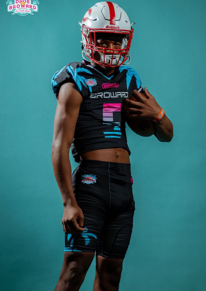 jffootball7's tweet photo. Grateful for these Opportunities grateful to be in this position didn’t end how I wanted to but still got what I wanted still didn’t get that power 5 school or power 4 school I’m still grateful 3 to 4 years I made All District Made the most tackles&History back and SA #begrate https://t.co/TvlErTWQKm