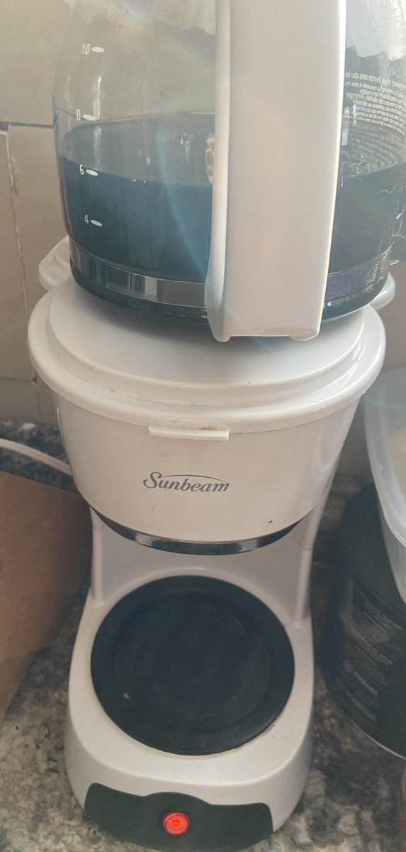 anomaly113's tweet image. Looked up from my laptop to see this . I did get up and get a coffee and I left the pot there. Why? Idk. 🤷‍♀️ #postconcussion #pcs