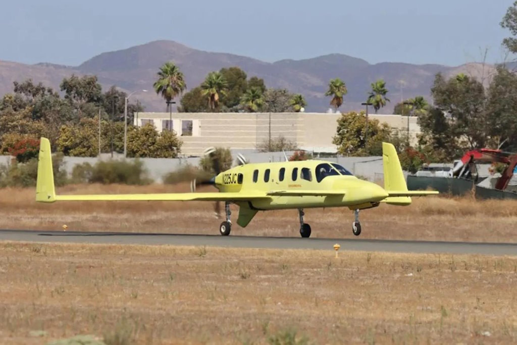 VTOLsociety's tweet photo. The new #Vertiflite magazine is online! Features include news about battery, hybrid, and #hydrogen #electric #eCTOL and #eSTOL aircraft like the Pratt & Whitney Canada modernized Jetcruzer 500. Stay informed with Vertical Flight Society: https://t.co/PVGlIx7GpC https://t.co/X4h3WTfIZY