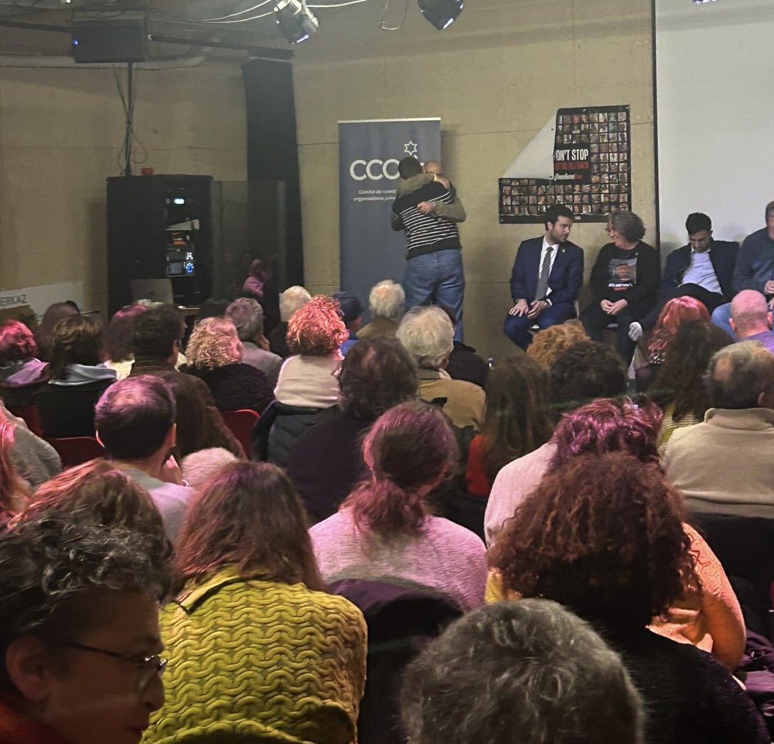 IditAbu's tweet photo. Thank you to all those who came this evening to support the families of the hostages. 🎗️🎗️
This powerful evening gave them strength and hope.
Thank you @ccojb and the #BringThemHome Belgium forum, for organising this heartwarming event.
#Am_Israel_Chai https://t.co/sUAJiaaKc2