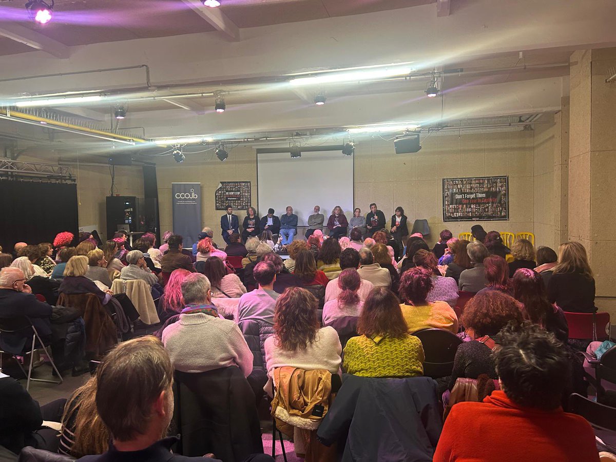 IditAbu's tweet photo. Thank you to all those who came this evening to support the families of the hostages. 🎗️🎗️
This powerful evening gave them strength and hope.
Thank you @ccojb and the #BringThemHome Belgium forum, for organising this heartwarming event.
#Am_Israel_Chai https://t.co/sUAJiaaKc2