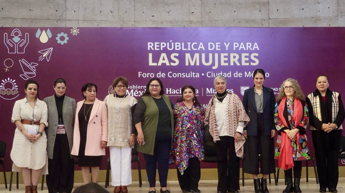 CitlaHM's tweet photo. Como parte de la construcción del Plan Nacional de Desarrollo del @GobiernoMX, junto con más de 300 mujeres de diversos sectores, hoy tuvimos nuestro primer #ForoDeConsulta para que de manera colectiva delineemos los objetivos para una República de y para las Mujeres.

Desde la Secretaría de las @mujeresgobmx planteamos 133 líneas de acción, 28 estrategias y 7 objetivos prioritarios:

➡️ Mejorar las condiciones de vida para el bienestar integral de las mujeres.

➡️ Impulsar la participación igualitaria.

➡️ Transformar la cultura social desde la perspectiva de género, la interseccionalidad e interculturalidad para prevenir las violencias hacia las mujeres.

➡️ Mejorar la situación económica de las mujeres.

➡️ Construcción de una sociedad de cuidados.

➡️ Garantizar una política nacional, integral y coordinada.

➡️ Garantizar el derecho de las mujeres al acceso a la justicia a través de mecanismos efectivos y especializados.