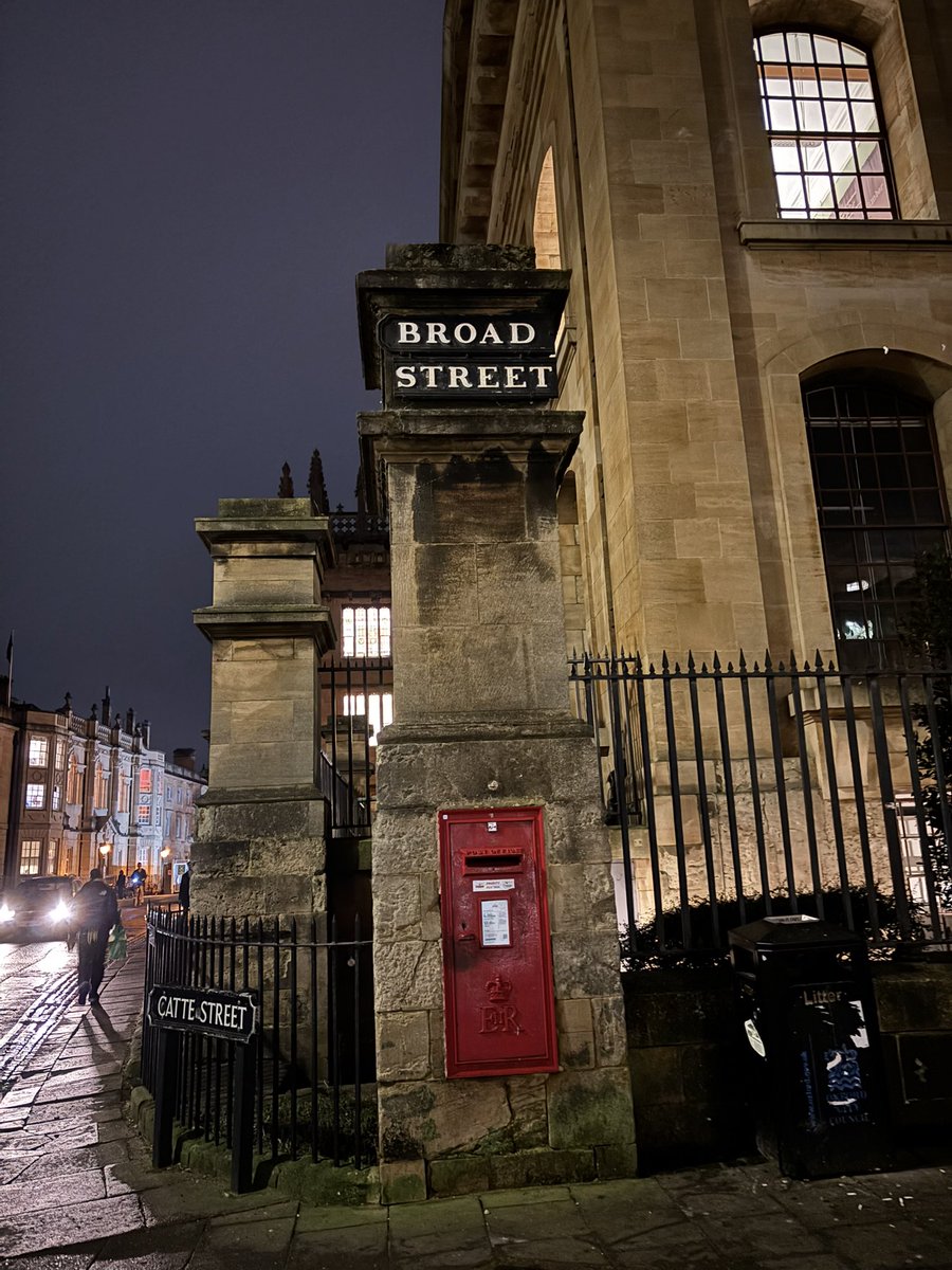 no but look!! i’m studying at oxford now and didn’t even realize before arriving that there is a beautiful place to give one’s regards!