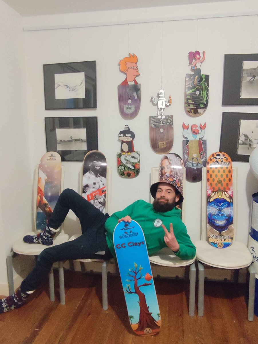 BangzBoard's tweet photo. #BANGZ 
BANGZBoardz X @GGClays 

Next #BANGZBOARDZ to left France for USA, Amazing

Thanks @GGClays123 for this opportunity to wirk your amazing project design. Take a glance #VeFam

#Phygitals #Skateboard #VeChain #Skate2earn #Recycle2earn https://t.co/xXKSd9Rv2A