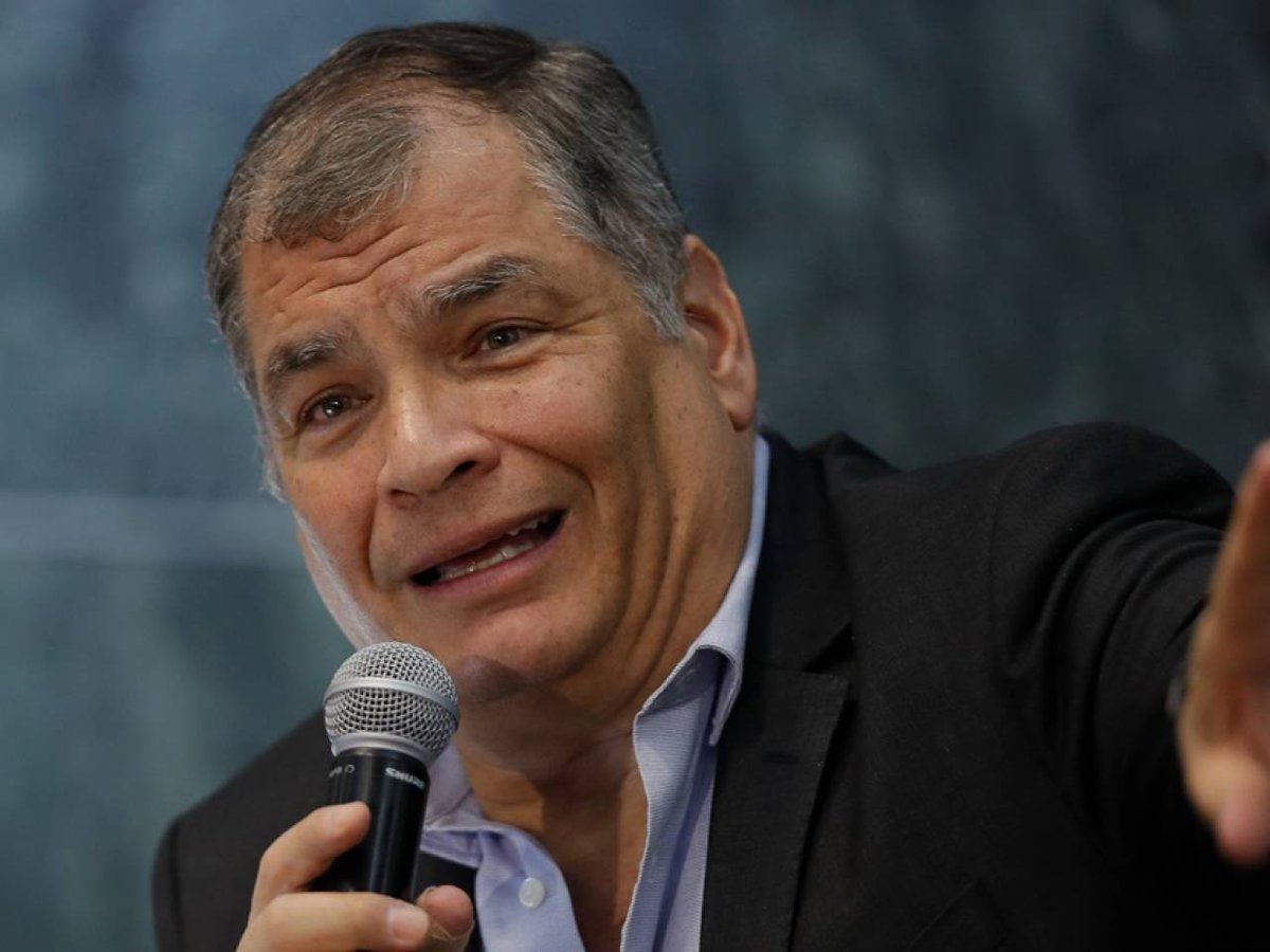 ElDatoEcua's tweet photo. #Urgente “¡Rafael Correa para recuperar la presidencia utiliza hasta al narcotráfico!”

“La violencia en Ecuador estaría relacionada con la lucha entre el gobierno y Rafael Correa que  intenta recuperar la presidencia utilizando cualquier recurso, hasta el n@rcotráfico” así lo considera la ministra de Seguridad de Argentina, Patricia Bullrich.