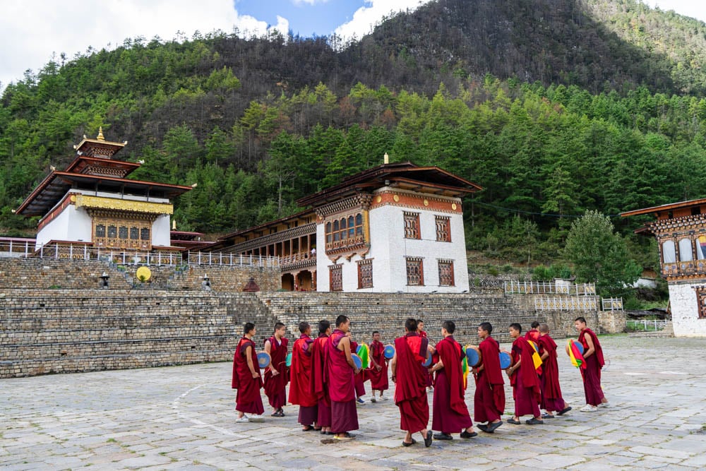 How Much Does It Cost To Travel To Bhutan ?  ordinarytraveler.com/how-much-does-… 

#asiatravel #traveltips #bhutantravel