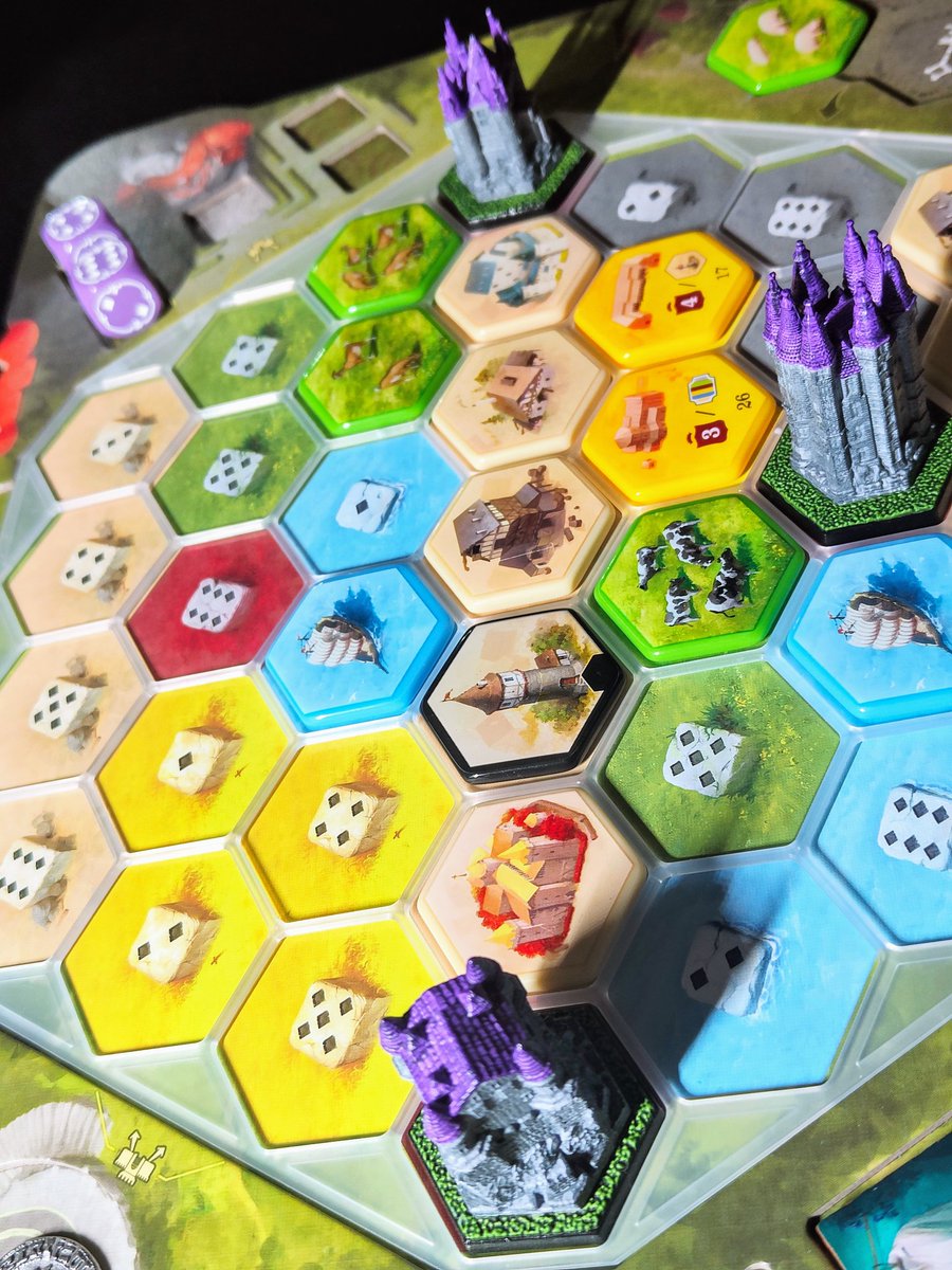shinyhappymeepl's tweet photo. Castles of Burgundy has practically no theme, has very repetitive turns and very few actions. It also happens to be my 3rd favourite game. Go figure 🤔
@AwakenRealms #boardgames #boardgamesuk #boardgamegeek #boardgamecollection #castlesofburgundy https://t.co/VNCZFw4Rlg