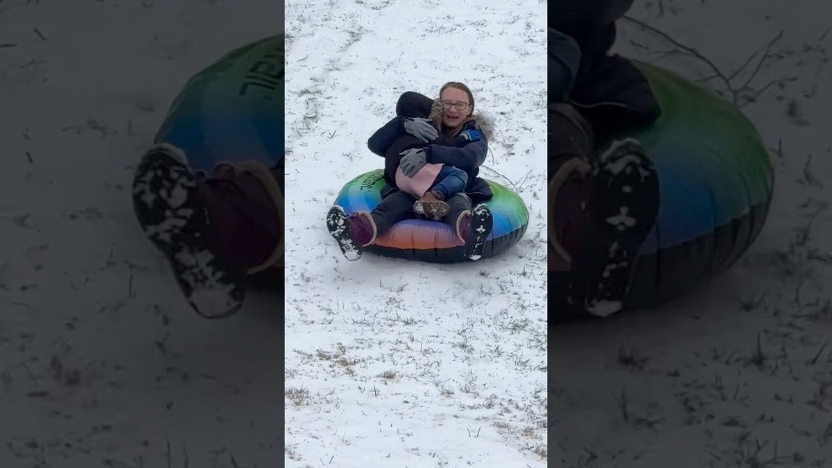drmikejchandler's tweet photo. New Video:  A little snow on the ground https://t.co/2pICGOYugH  #2inazoo @2inazoo https://t.co/ky8iepy23L