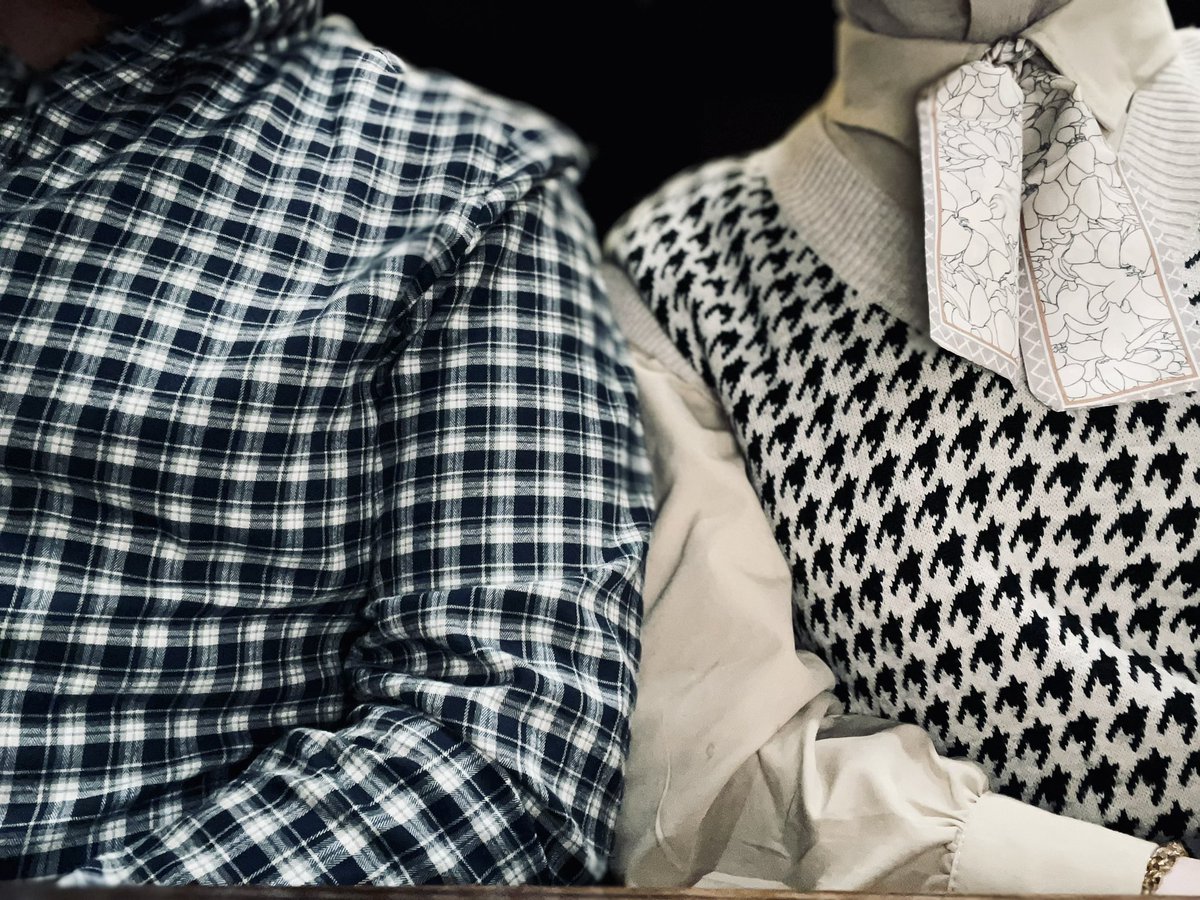 أُريد أن أعيش معكَ 
عُمرِي بِأكملهِ ألّا يفوت 
يومٌ وَأنتَ لستَ معي
وَأن تكونَ كُلّ الرِفاق 
فِي كُلّ مراحل الحياة ..🤎