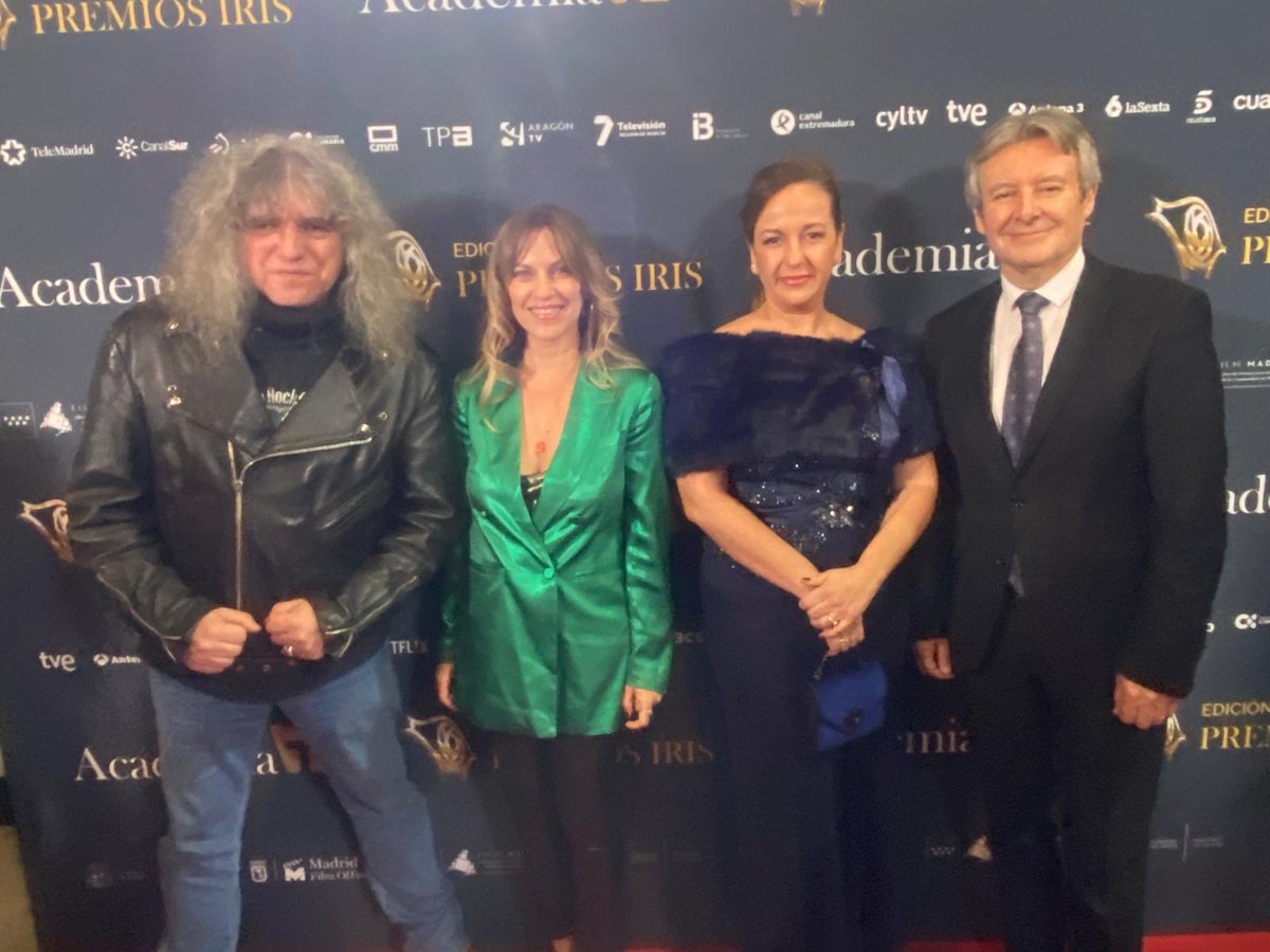RTVE_Com's tweet photo. @academia_tv @aitoralbizua @GrandPrix_tve @La1_tve @Chenoa @cdelamor_ @PaulaVazquezTV @LaRevuelta_TVE RTVE muestra su apoyo y compromiso con los #PremiosIris de la @academia_tv .

Mario Muniesa, Esther de la Mata, Marina Vila y Rubén Moreno, miembros del consejo de administración de RTVE. https://t.co/OBVlDAm90r