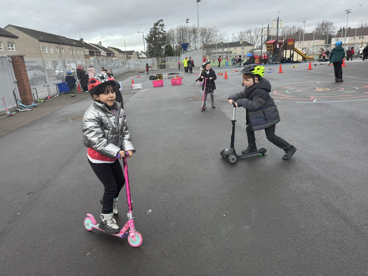 Mrs R Flynn tweet media