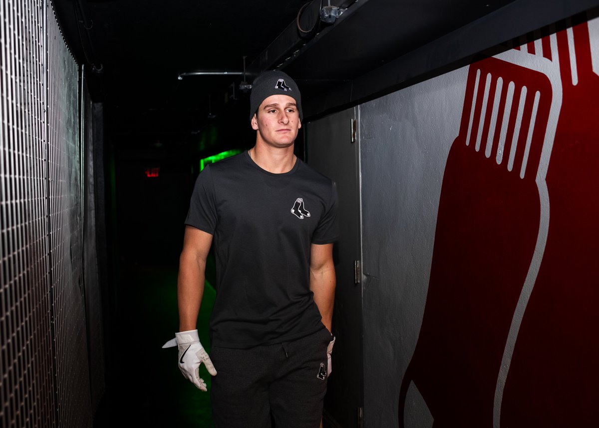 TommyCassell_'s tweet photo. Boston's top prospects held court inside the clubhouse at Fenway Park Tuesday. The Red Sox rookies hope it's a precursor for what's to come.

“We have a lot of dogs in this farm system. In my opinion, I think we have the best farm system in baseball.”

📝: https://t.co/0hcKtdckbf https://t.co/9fy936vBXG