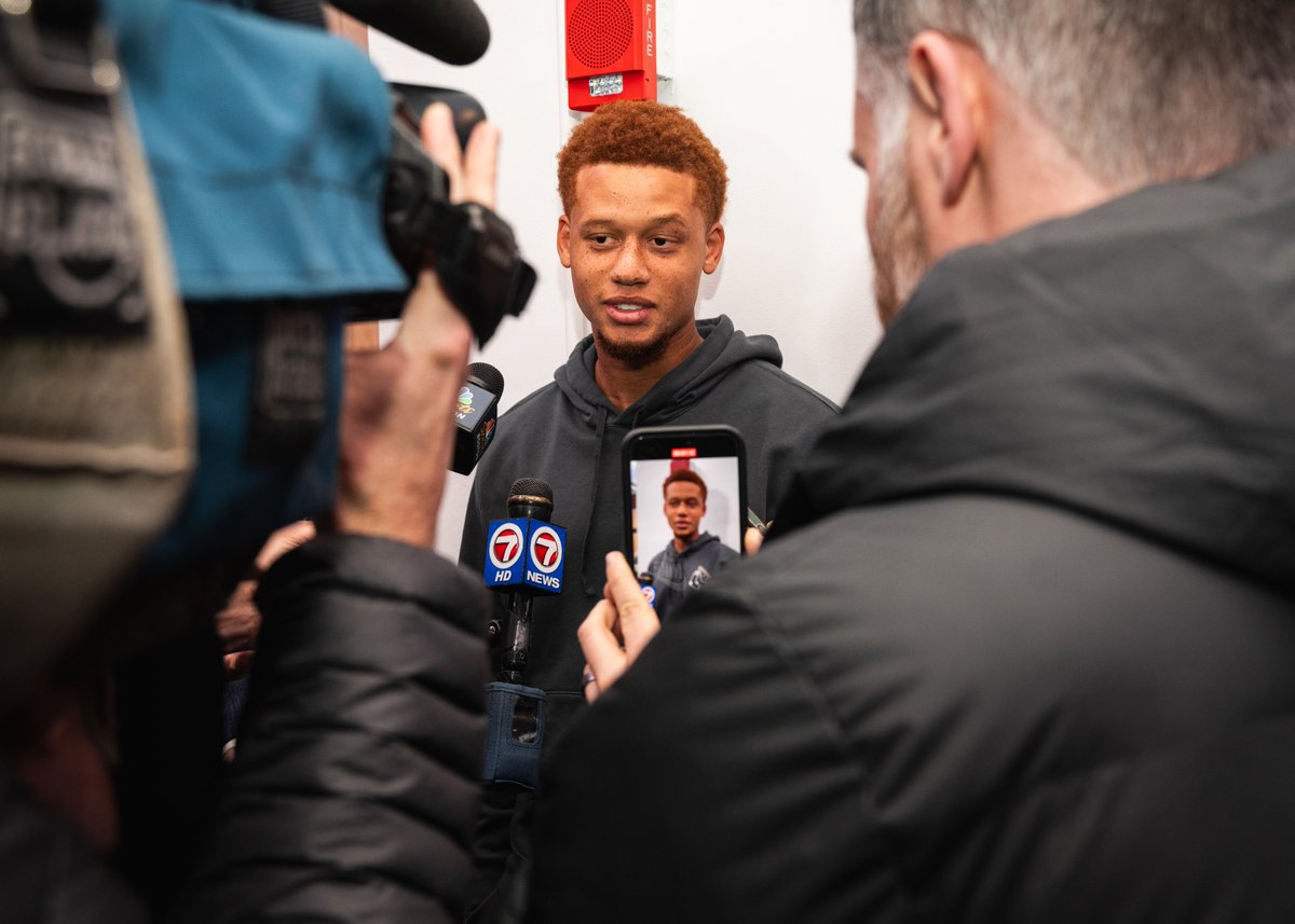 TommyCassell_'s tweet photo. Boston's top prospects held court inside the clubhouse at Fenway Park Tuesday. The Red Sox rookies hope it's a precursor for what's to come.

“We have a lot of dogs in this farm system. In my opinion, I think we have the best farm system in baseball.”

📝: https://t.co/0hcKtdckbf https://t.co/9fy936vBXG