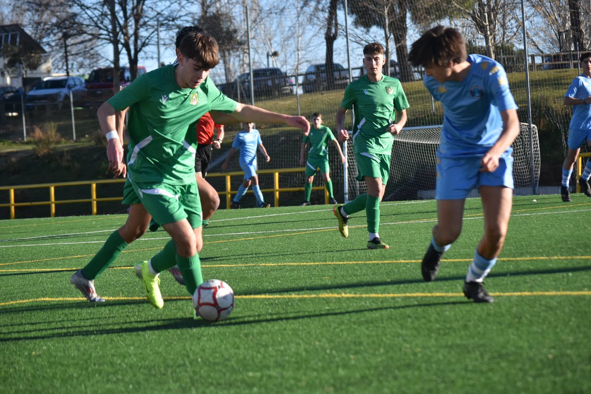 🐻𝐉𝐔𝐕𝐄𝐍𝐈𝐋 𝐁 vs Castella Nueva CF 

📸Las mejores imágenes del encuentro 

⚽️Los chicos de Borja Velasco siguen trabajando en su mejoría semana a semana con el objetivo de alcanzar su mejor versión individual y colectiva este 𝟐𝟎𝟐𝟓 

💚💚