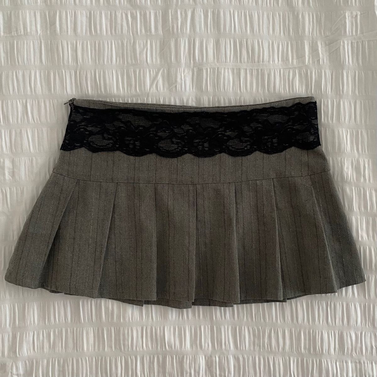 h0neyndmilk's tweet photo. when i say i need a mini skirt, this is what i mean https://t.co/IPfFQZ7lDC