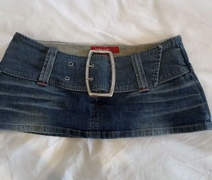 h0neyndmilk's tweet photo. when i say i need a mini skirt, this is what i mean https://t.co/IPfFQZ7lDC