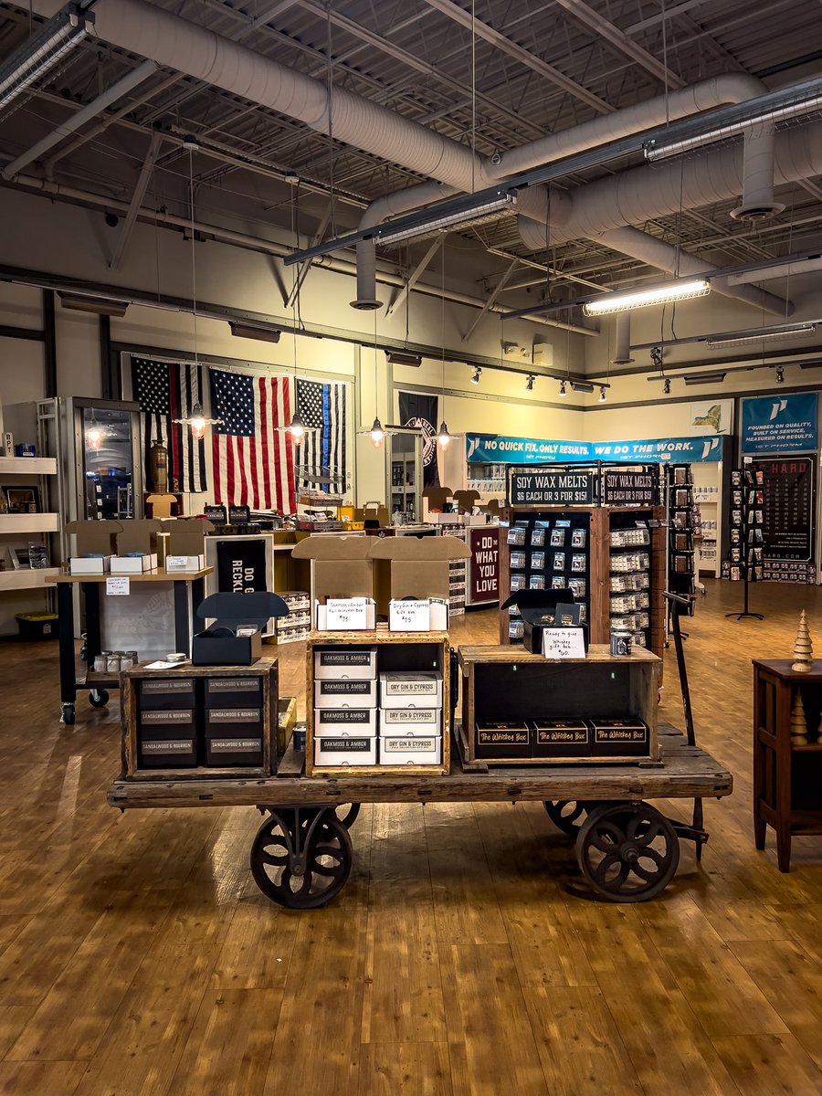 AmericanMakerUS's tweet photo. Who else wants America to return to in person shopping? https://t.co/BDaJNJ8uHQ