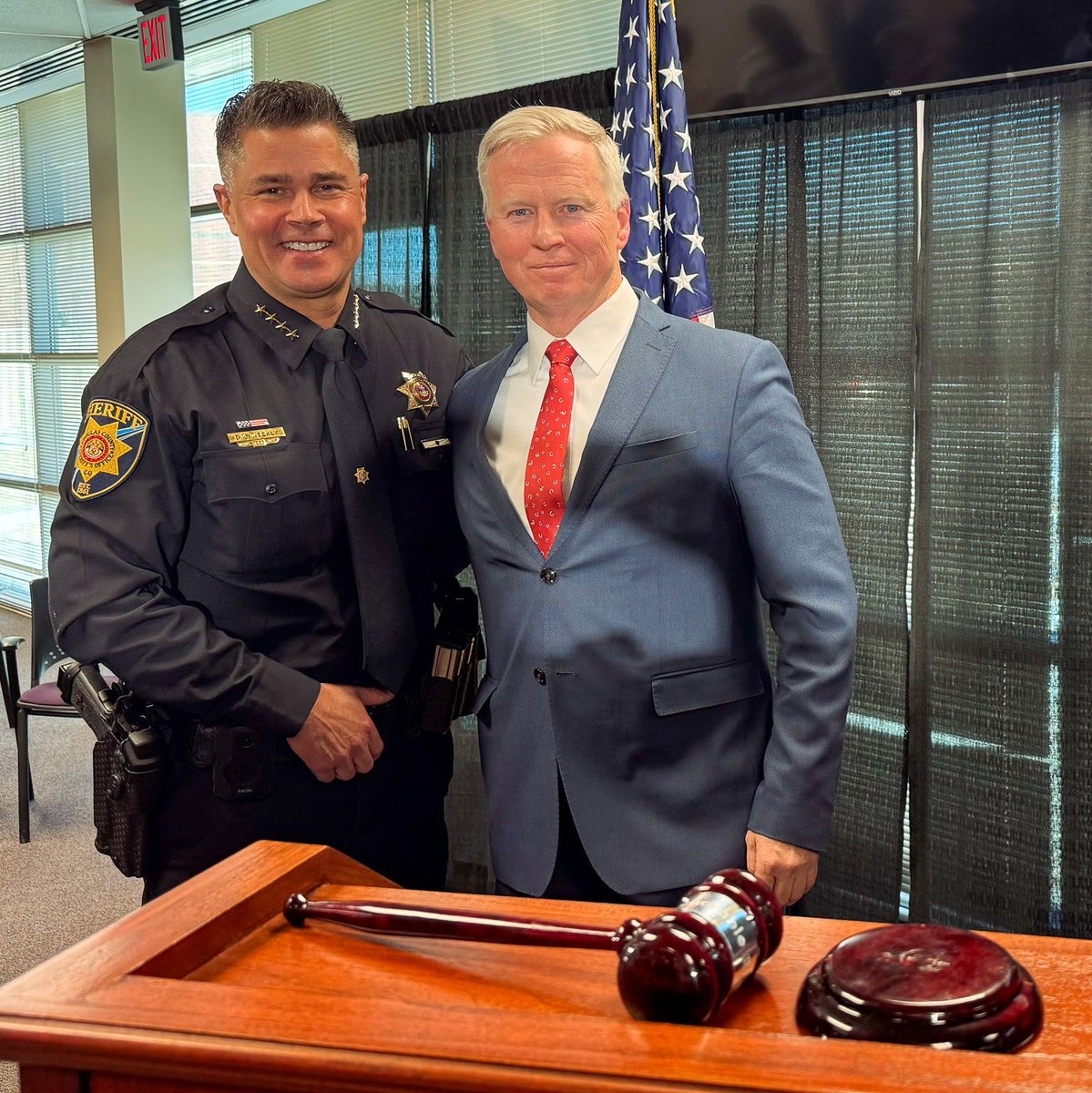 dcsheriff's tweet photo. Douglas County’s New Crime-Fighting Duo.

#DCSO @SheriffWeekly and the new 23rd JD District Attorney @GeorgeBrauchler. 👮 ⚖️ 

With boots on the ground and brains in the courtroom, this dynamic duo will keep Douglas County safe and villains on their toes. https://t.co/UCsE2Szm8I