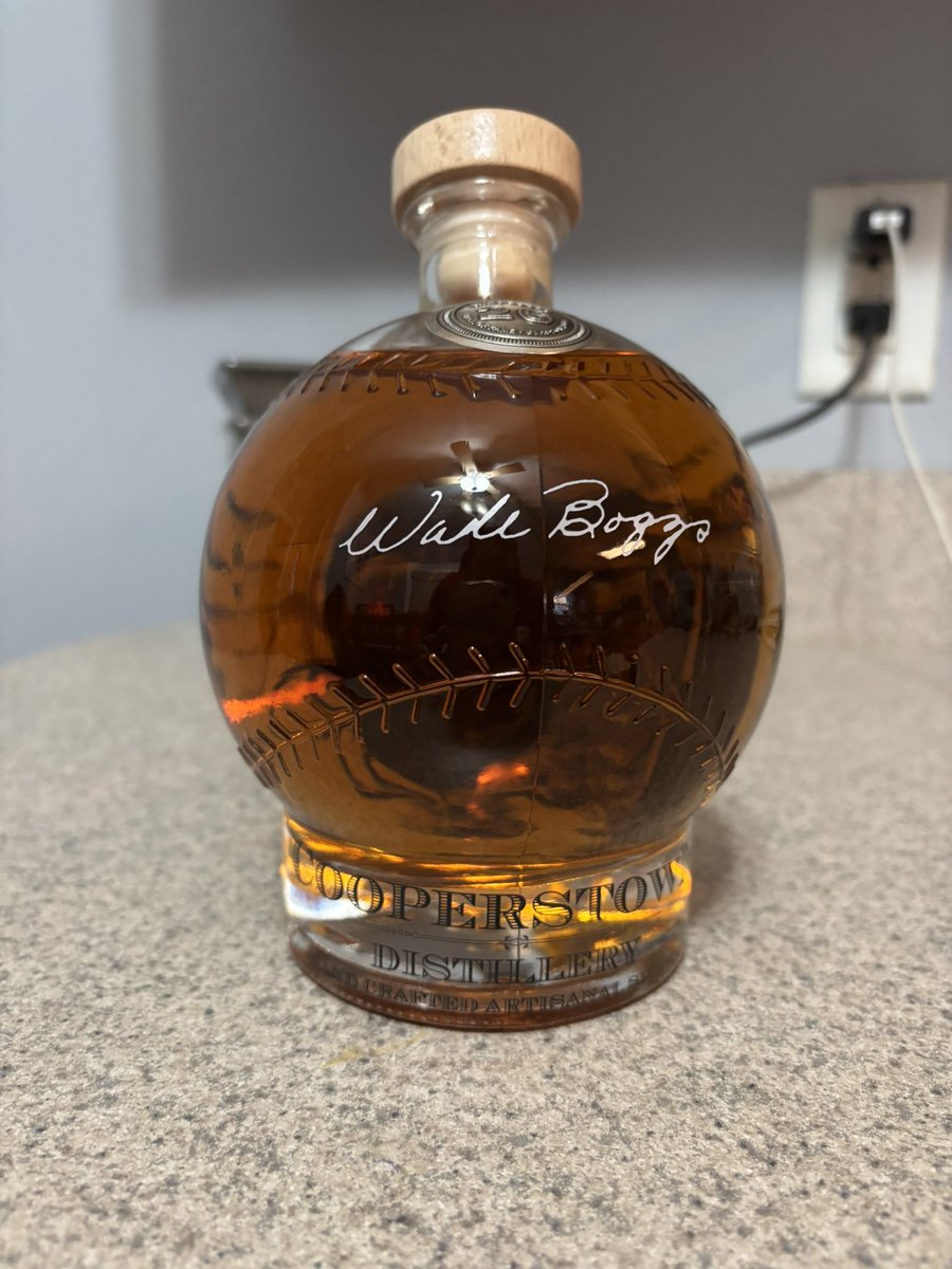 WadeBeale's tweet photo. Now I can enjoy some of my favorite bourbons out of my favorite players and namesakes @ChickenMan3010 decanter. Cheers #Mr3000 https://t.co/WFS1s1Yhfk